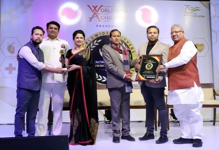 Nesba Healthcare receiving the Best Surgical Supplier award from Worldwide Achievers